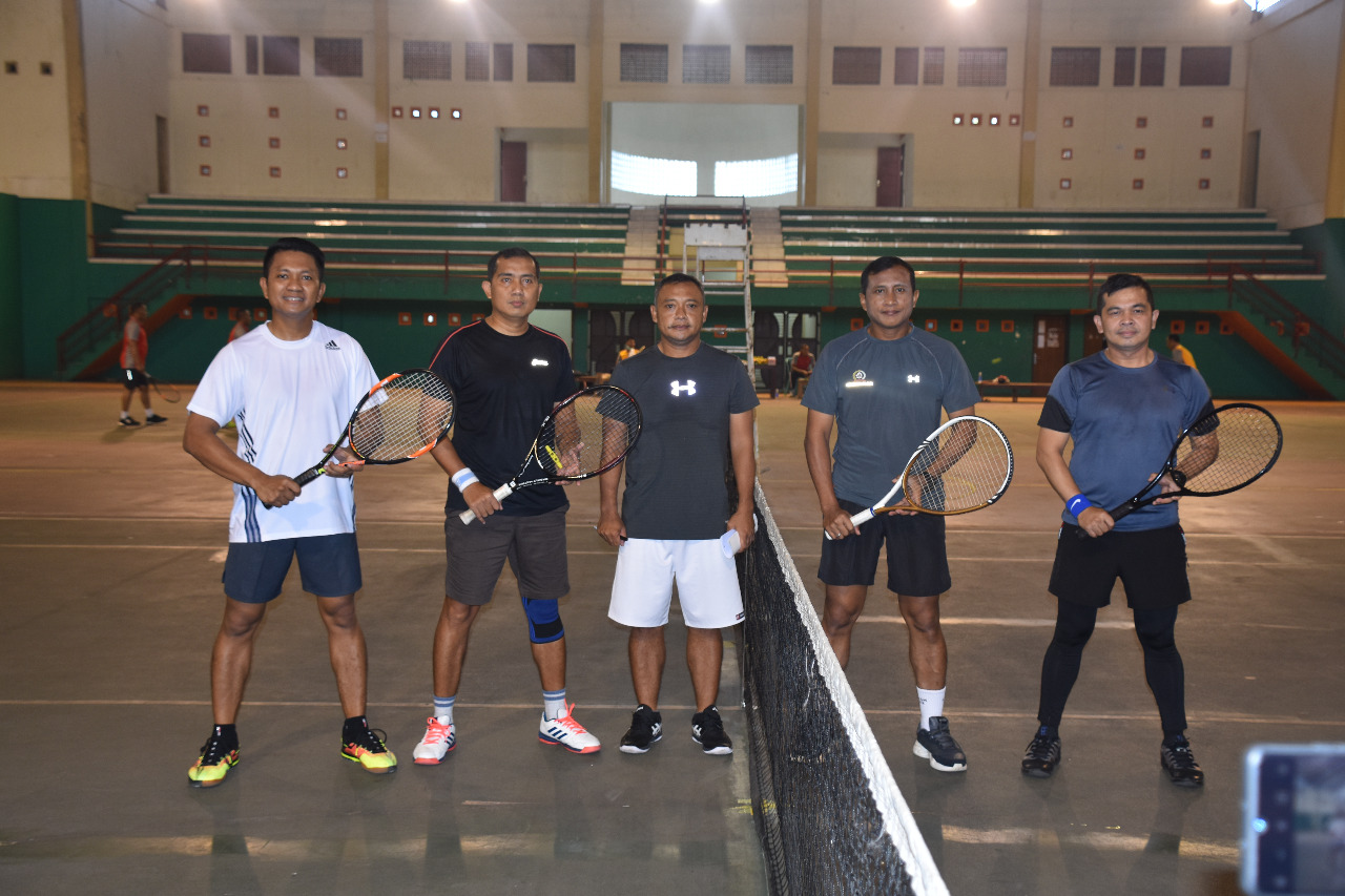 Jaga Kebugaran Tubuh, Danrem 073/MKT Laksanakan Olahraga Tenis Lapangan